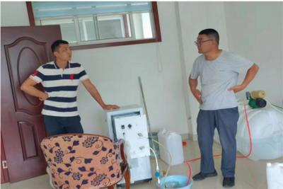 客戶參觀次氯酸發(fā)生器工廠